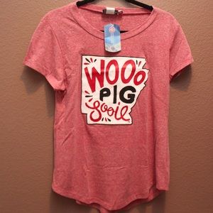 BRAND NEW UNIVERSITY OF ARKANSAS TOP